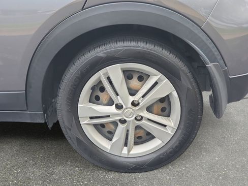 Used 2023 Nissan Kicks S FWD image 29