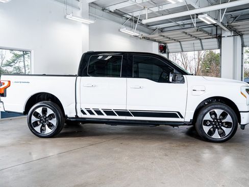 Used 2023 Ford F150 Lightning Platinum image 5