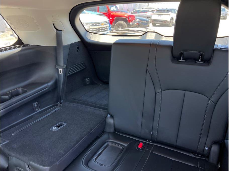 Used 2025 INFINITI QX60 Luxe FWD image 11