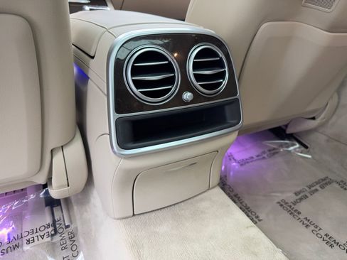 Used 2015 Mercedes-Benz S 550 Sedan w/ Sport Package w/ Sport Package image 39