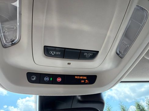 Used 2022 Buick Envision Preferred FWD image 23