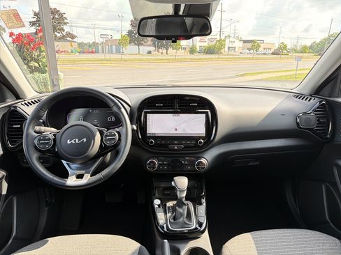 Used 2024 Kia Soul EX FWD image 12