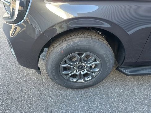 New 2025 Ford Expedition Active image 10