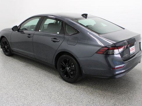 Used 2025 Honda Accord SE image 9