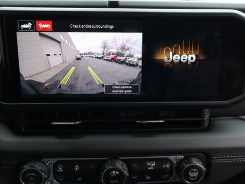 Used 2025 Jeep Wrangler Unlimited Rubicon 392 AWD/4WD image 9