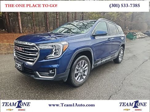 Used 2022 GMC Terrain SLT image 1