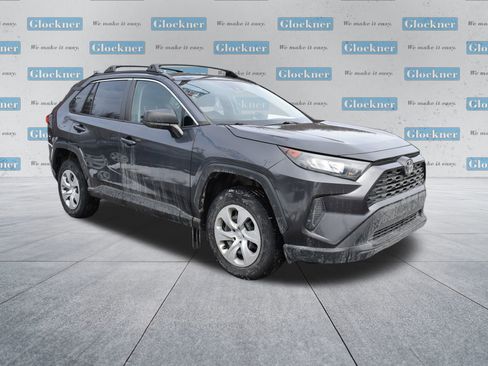 Used 2021 Toyota RAV4 LE image 14