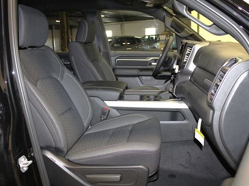 New 2026 RAM 1500 Big Horn AWD/4WD image 31