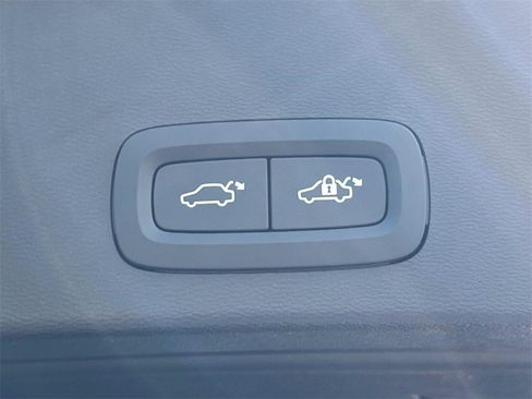 New 2026 Volvo XC40 B5 Plus w/ Protection Package Premier image 13