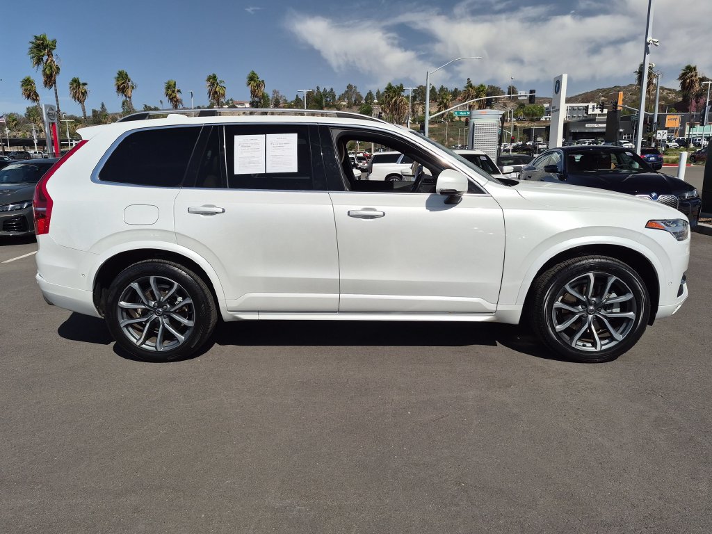 Used 2018 Volvo XC90 T6 Momentum w/ Convenience Package AWD/4WD image 3