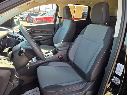 Used 2018 Ford Escape SE image 15