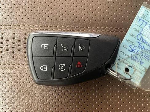 Used 2025 Chevrolet Tahoe High Country AWD/4WD image 25
