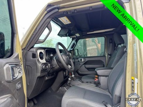 Used 2025 Jeep Wrangler Unlimited Sport AWD/4WD image 5