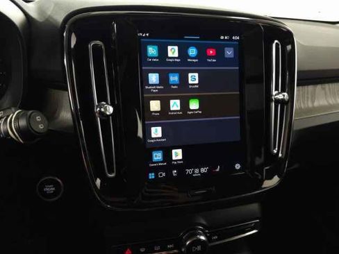 Certified 2025 Volvo XC40 B5 Core image 27