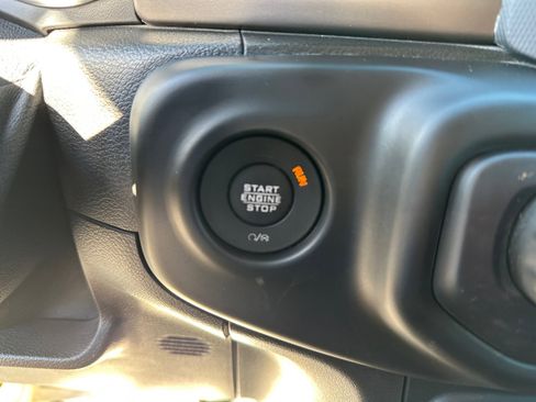 Used 2020 Jeep Wrangler Unlimited Sport S image 29