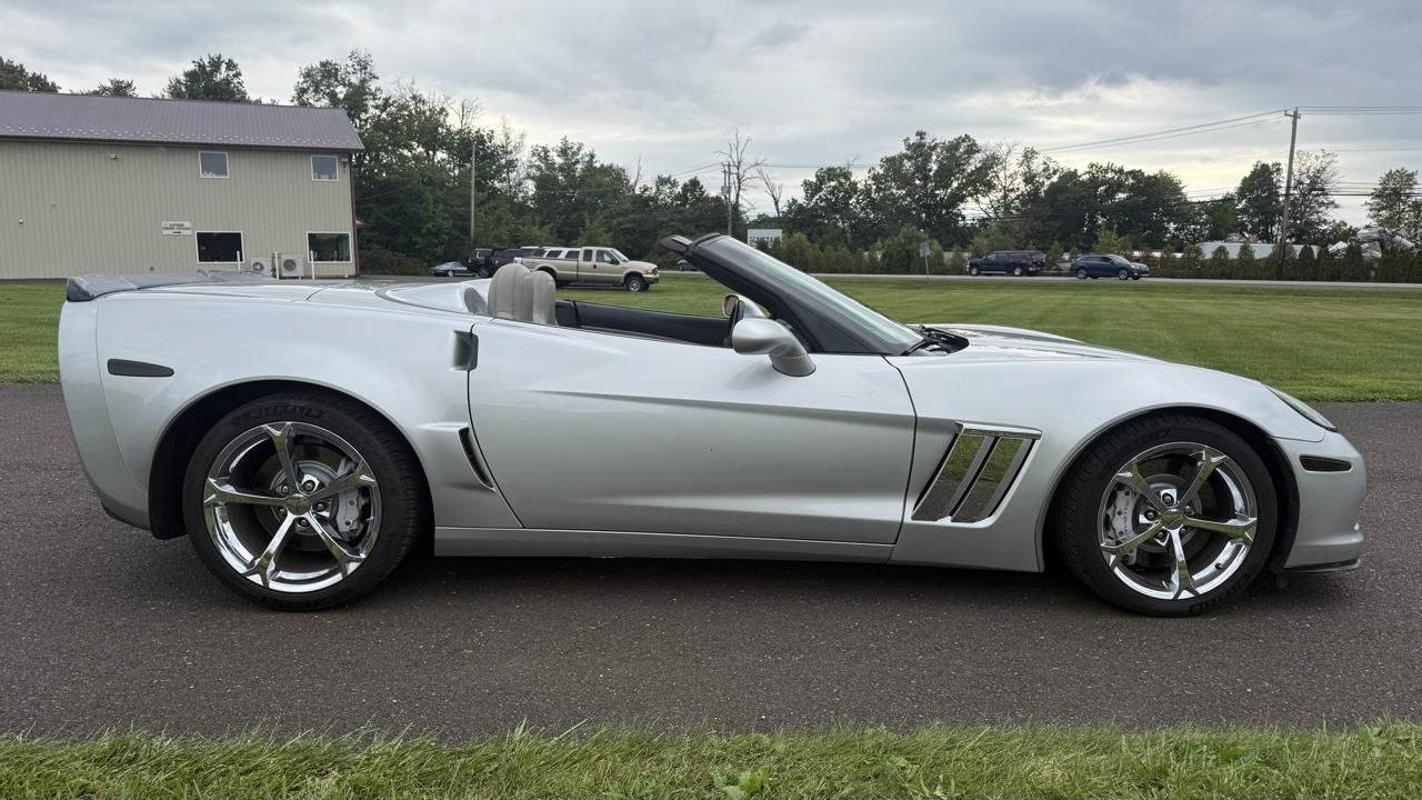 Used 2011 Chevrolet Corvette Grand Sport w/ Preferred Equipment Group RWD image 7