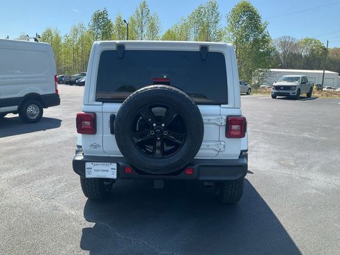 Used 2021 Jeep Wrangler Unlimited Sahara AWD/4WD image 6