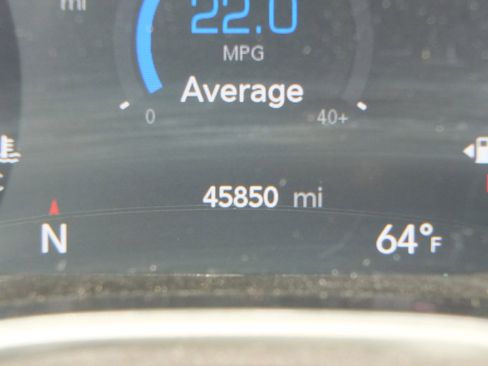 Used 2024 Chrysler Pacifica Touring-L image 23