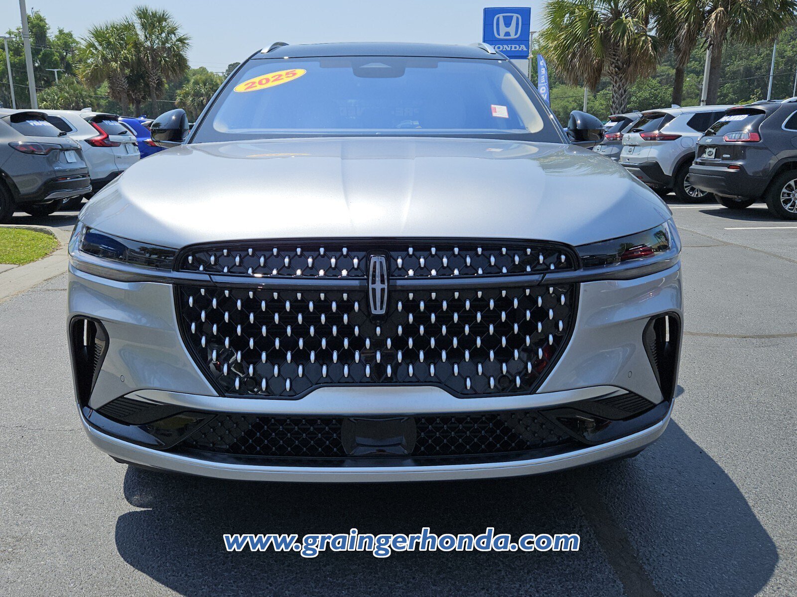 Used 2025 Lincoln Nautilus Reserve AWD/4WD image 8