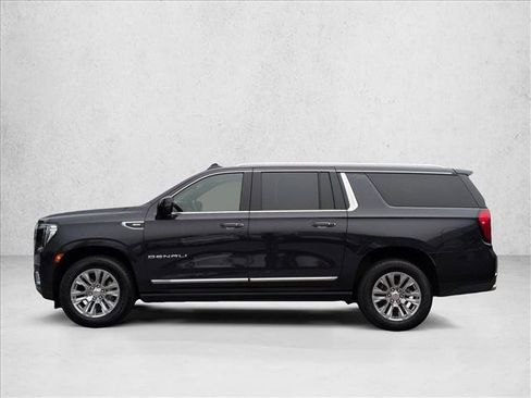 Used 2024 GMC Yukon XL Denali AWD/4WD image 9