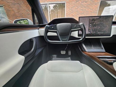 Used 2022 Tesla Model X AWD/4WD image 4