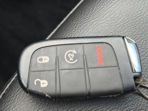 Used 2025 Jeep Compass Limited AWD/4WD image 25