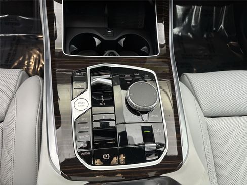 New 2026 BMW X5 xDrive50e image 23