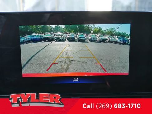 Used 2024 Chevrolet Trax LT w/ LT Convenience Package FWD image 47