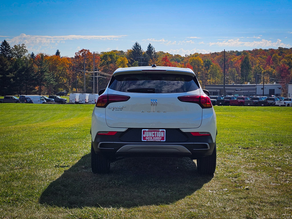 Used 2025 Buick Encore GX Preferred AWD/4WD image 5