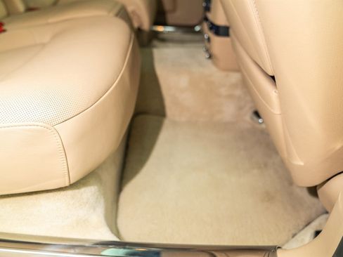 Used 2013 Rolls-Royce Ghost image 40