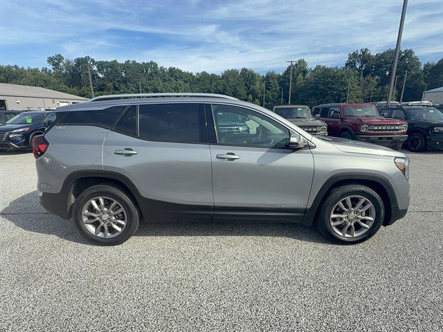 Used 2024 GMC Terrain SLT AWD/4WD image 8