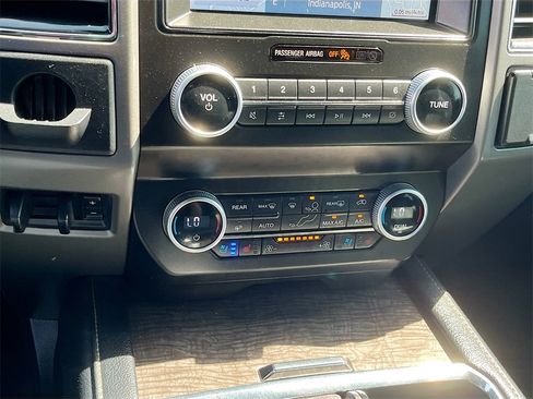 Used 2021 Ford Expedition Limited image 16