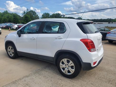 Used 2018 Chevrolet Trax LS FWD image 12