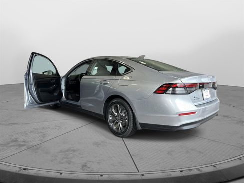 Certified 2023 Honda Accord EX image 6