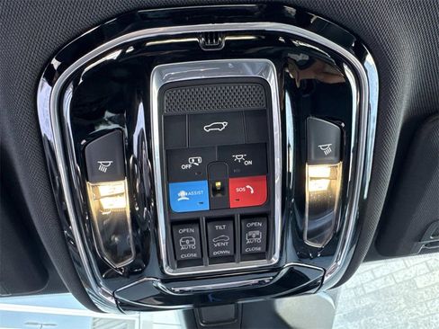 Used 2023 Jeep Grand Cherokee Overland image 21