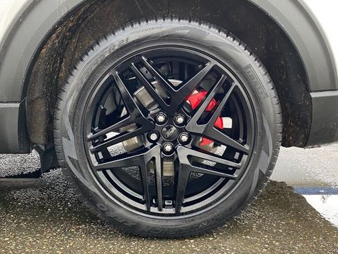 Certified 2025 Ford Explorer ST image 10