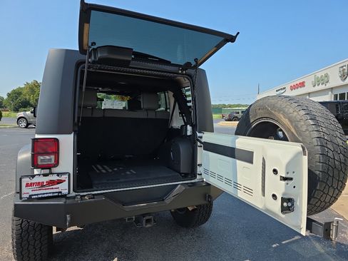 Used 2010 Jeep Wrangler Unlimited Sport AWD/4WD image 10
