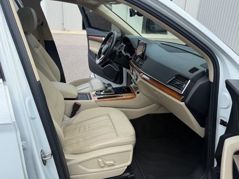 Used 2021 Audi Q5 2.0T Premium Plus w/ Premium Plus Package AWD/4WD image 38