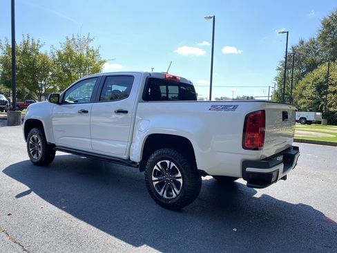 Used 2021 Chevrolet Colorado Z71 AWD/4WD image 7