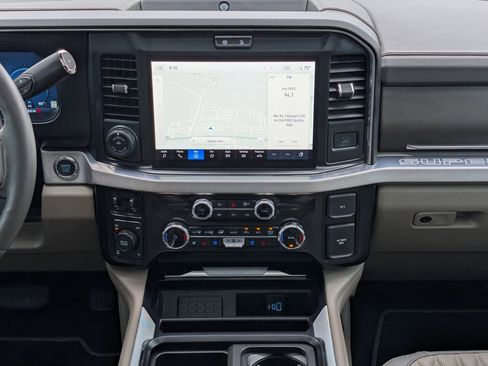 Certified 2025 Ford F350 Platinum w/ Platinum Plus Package AWD/4WD image 15