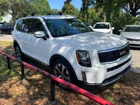 Certified 2022 Kia Telluride EX w/ EX Premium Package FWD image 10