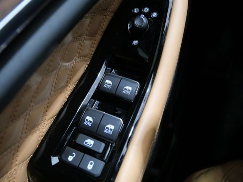 Used 2024 Jeep Grand Cherokee Summit w/ Luxury Tech Group V AWD/4WD image 14
