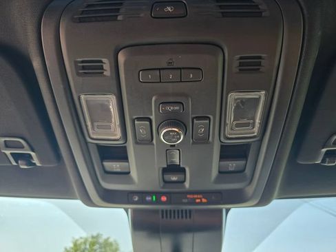 Used 2024 GMC Yukon Denali Ultimate AWD/4WD image 30
