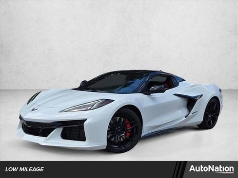 Used 2025 Chevrolet Corvette Z06 image 1