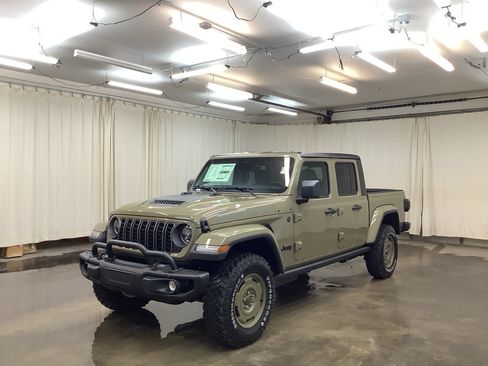 New 2026 Jeep Gladiator Willys AWD/4WD image 1