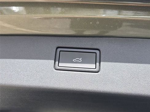 New 2026 Volkswagen Tiguan SE R-Line image 26