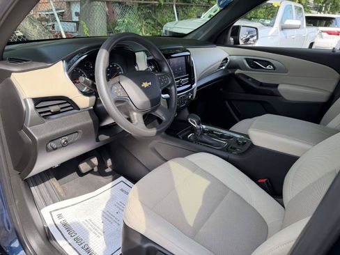 Used 2023 Chevrolet Traverse LS AWD/4WD image 9