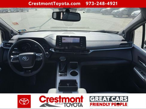 Certified 2021 Toyota Sienna XSE w/ XSE Plus Package FWD image 12