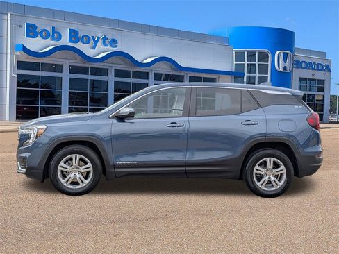 Used 2024 GMC Terrain SLE image 6