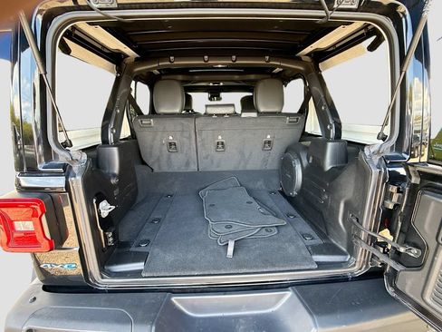 Used 2022 Jeep Wrangler Unlimited Rubicon 4xe w/ Steel Bumper Group AWD/4WD image 30